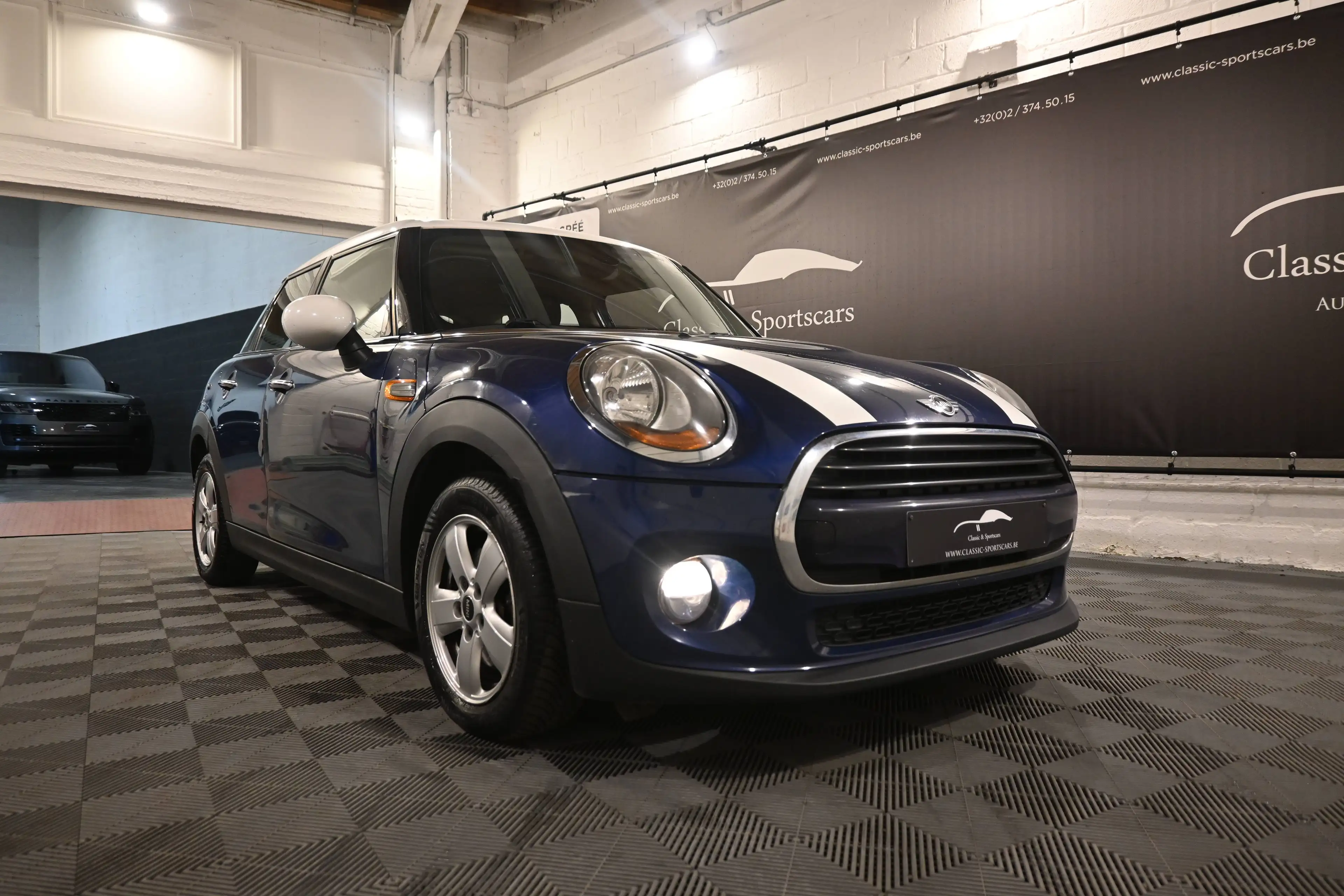 MINI Cooper D 1.5 Cooper D  5 PORTES / 5 DEUREN / GPS NAVIGATION / BLUEOOTH / PDC !! — photo 2