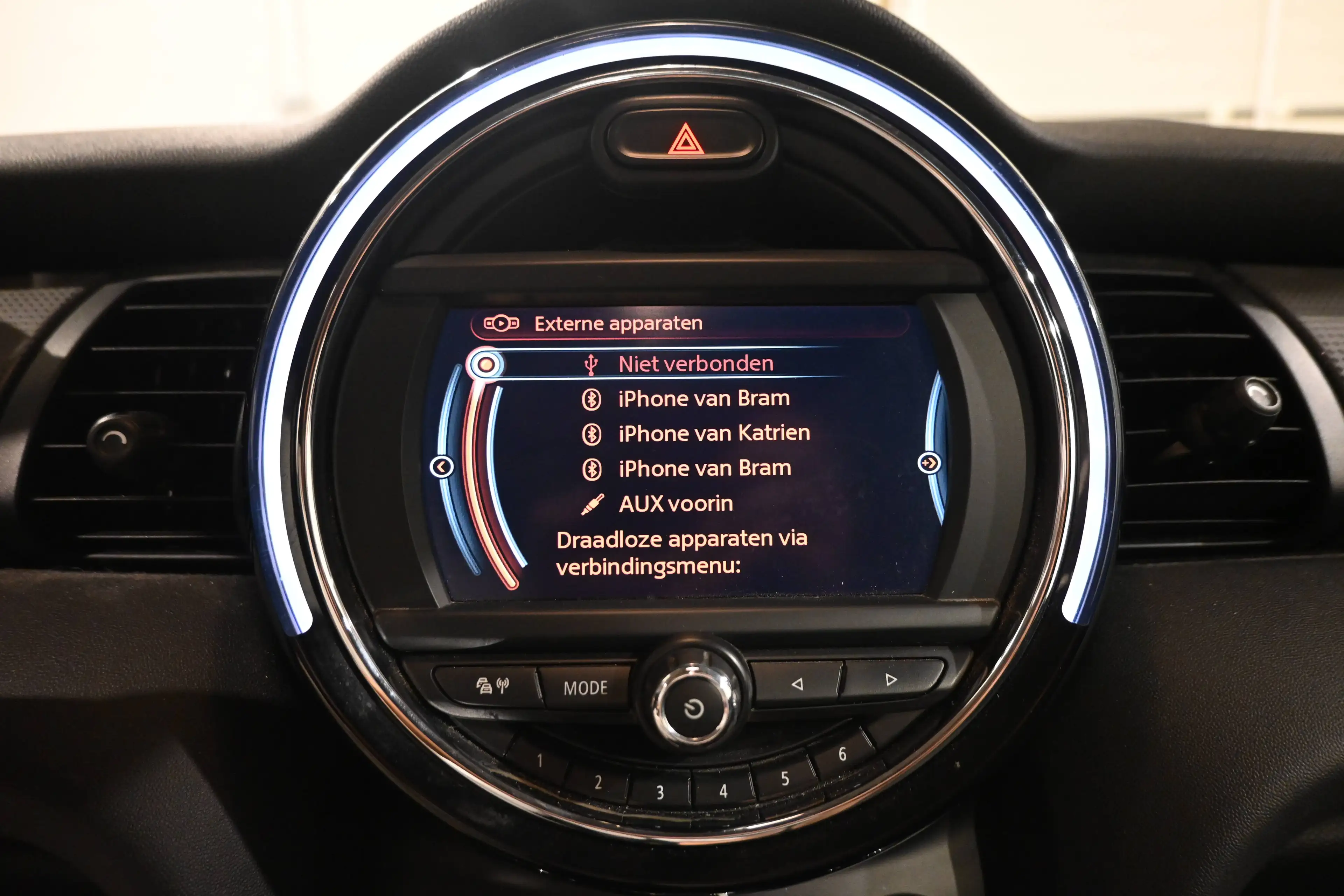 MINI Cooper D 1.5 Cooper D  5 PORTES / 5 DEUREN / GPS NAVIGATION / BLUEOOTH / PDC !! — photo 12