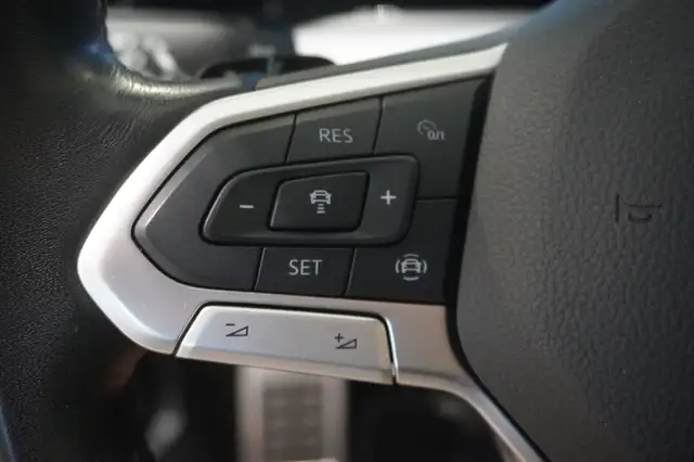 Volkswagen Golf view 12