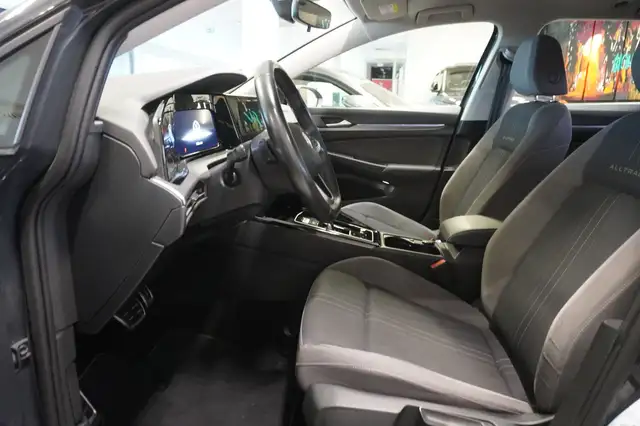 Volkswagen Golf view 8