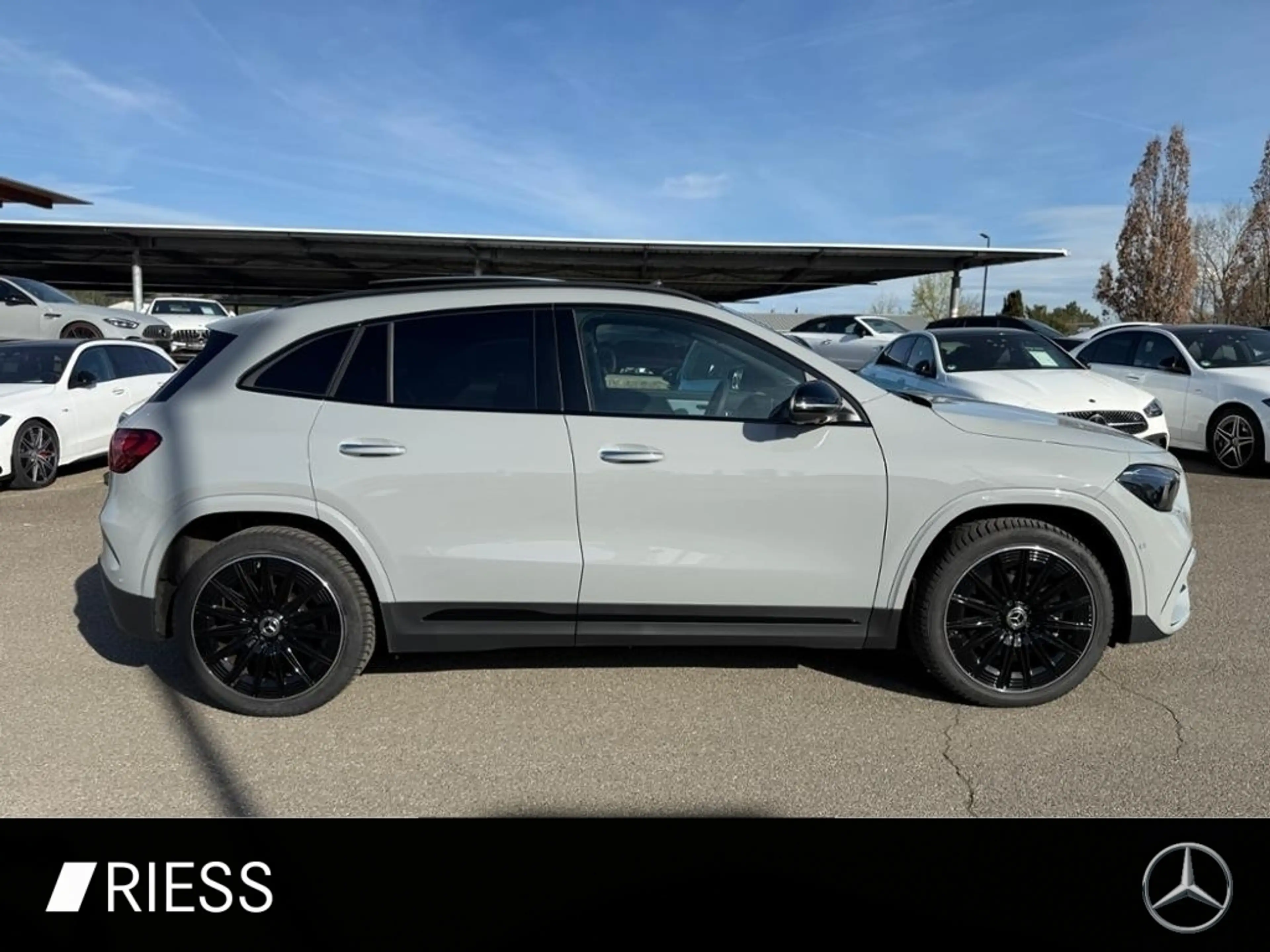 Mercedes-Benz GLA 200 d 4M AMG Sport Night Pano AHK 360 20" — photo 11