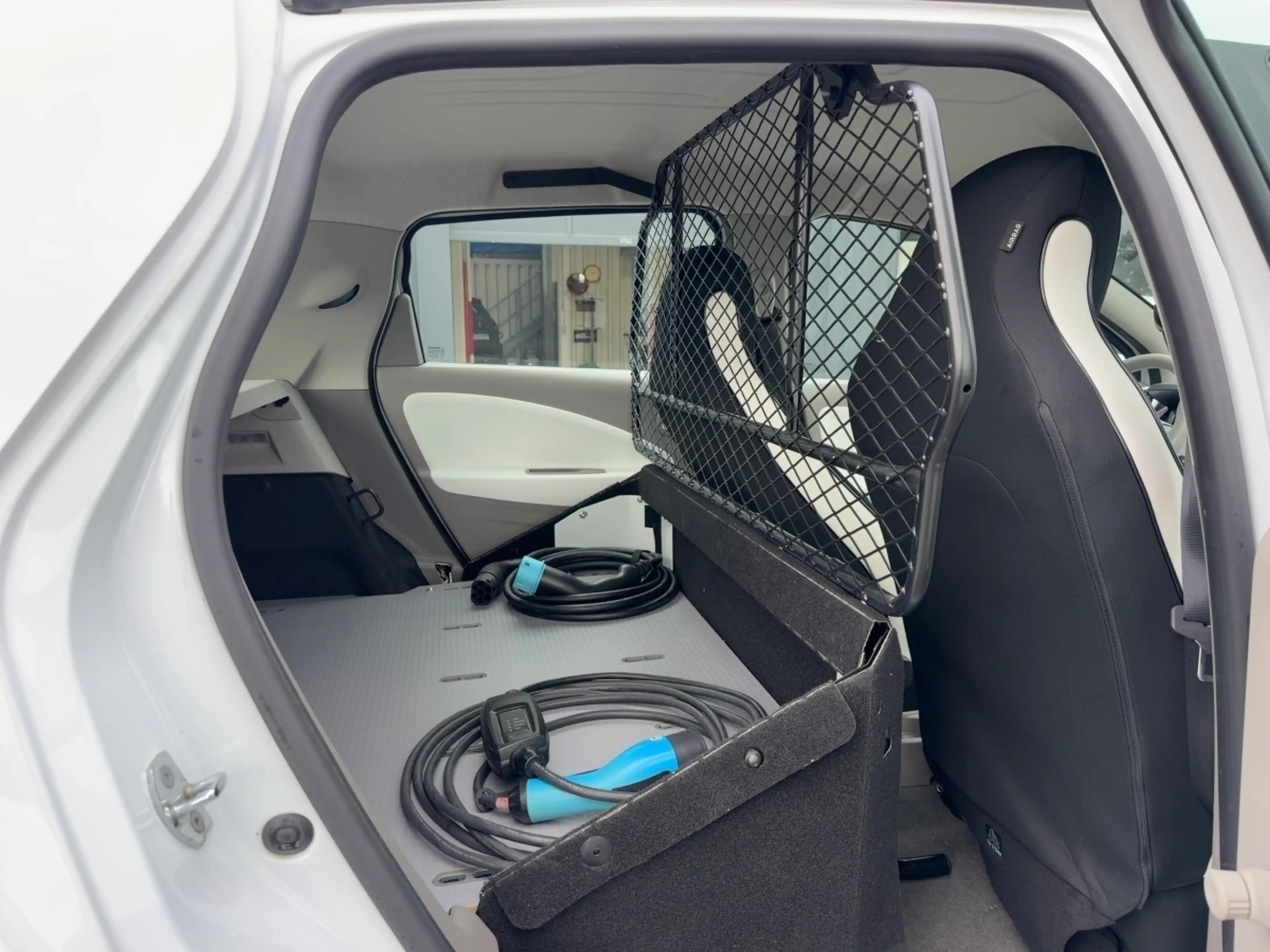 Renault ZOE Cargo — photo 12
