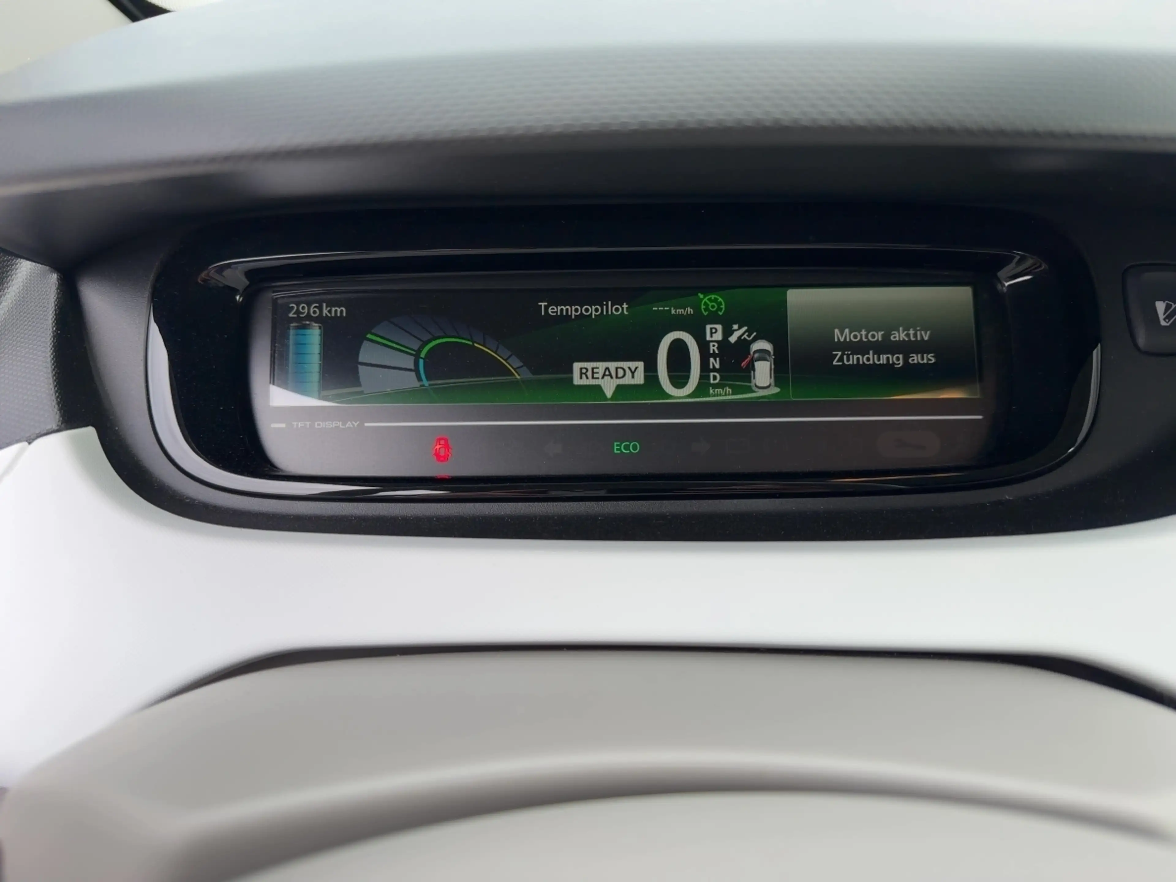 Renault ZOE Cargo — photo 15