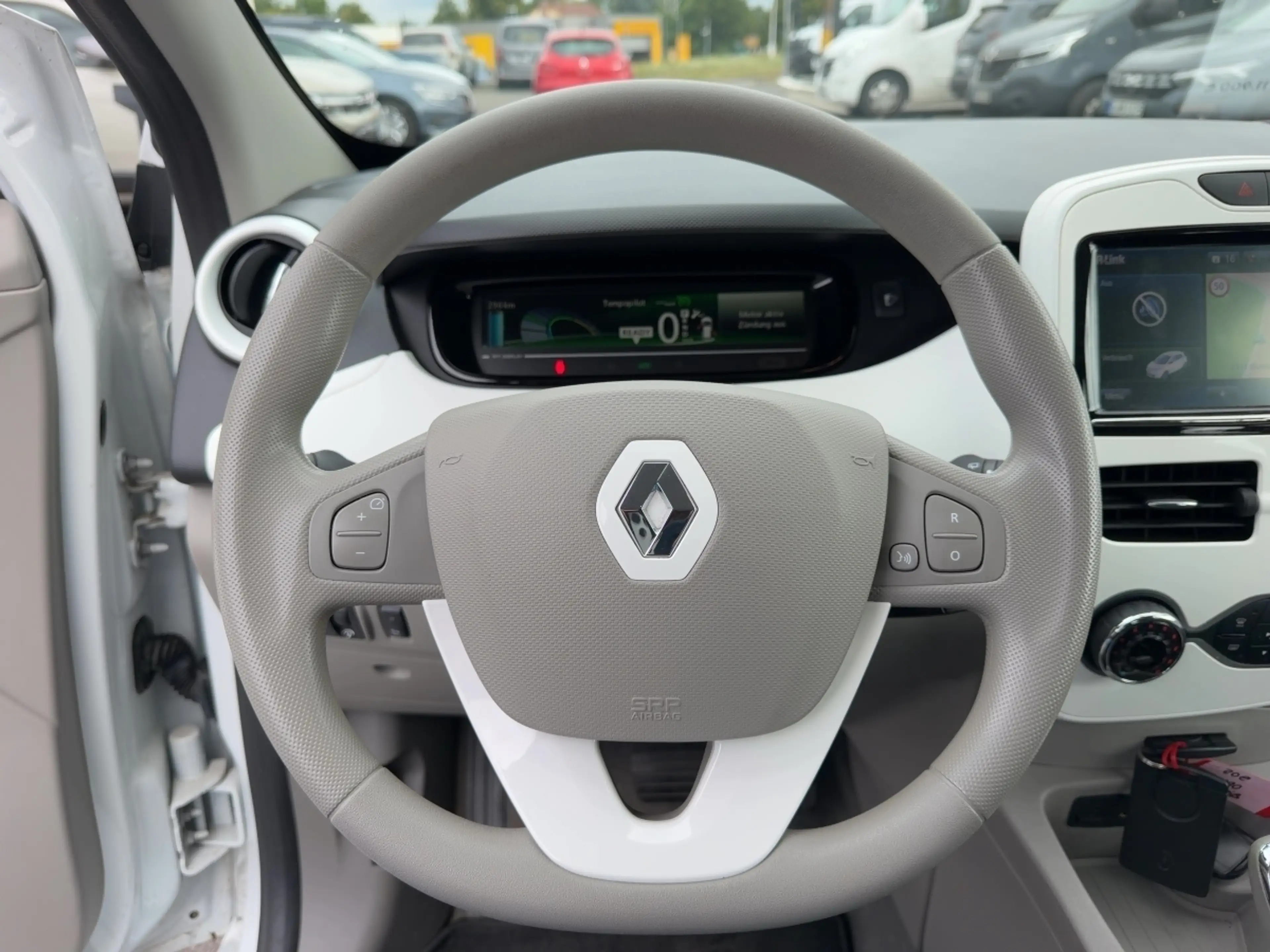 Renault ZOE Cargo — photo 9