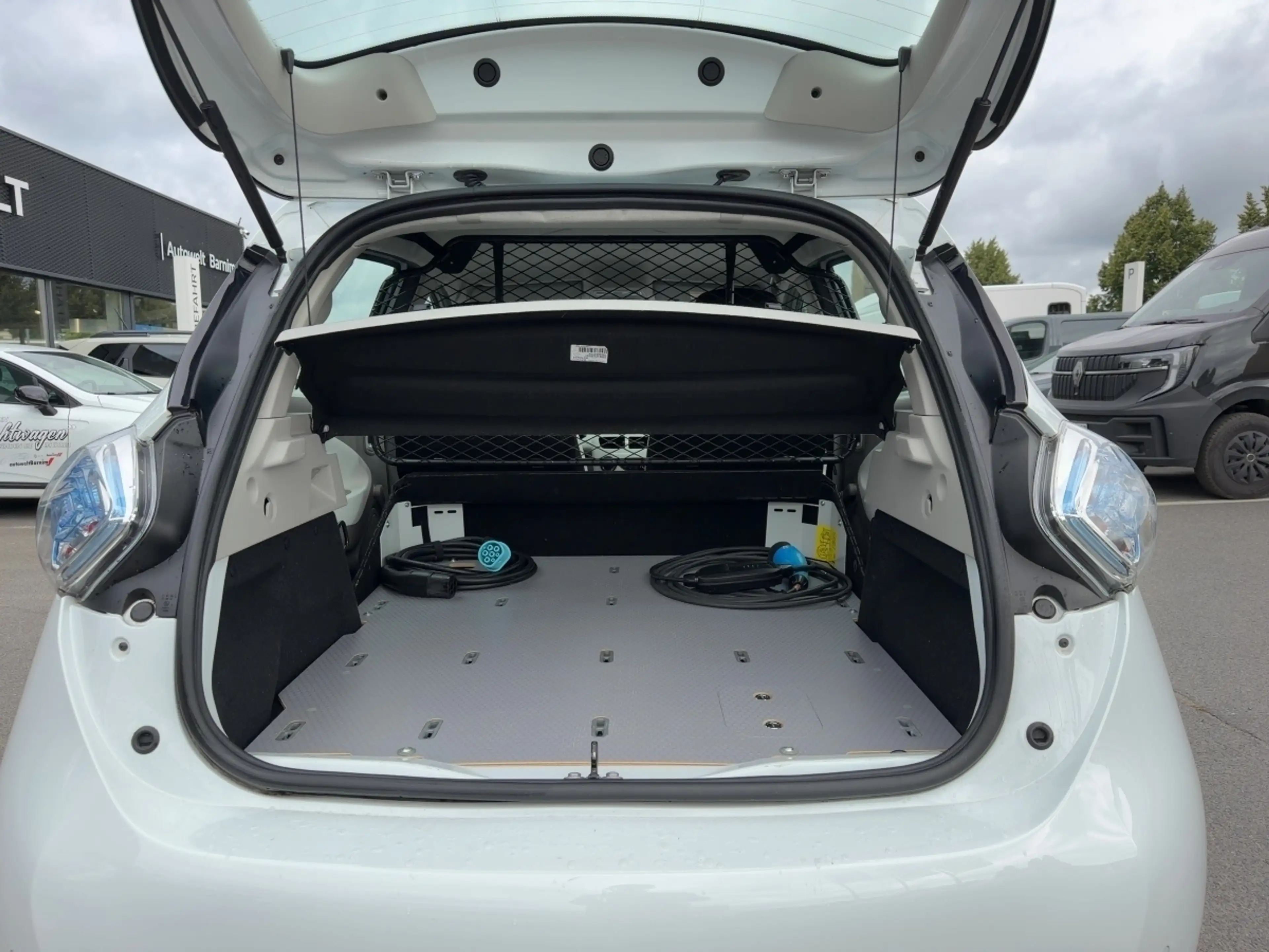 Renault ZOE Cargo — photo 13