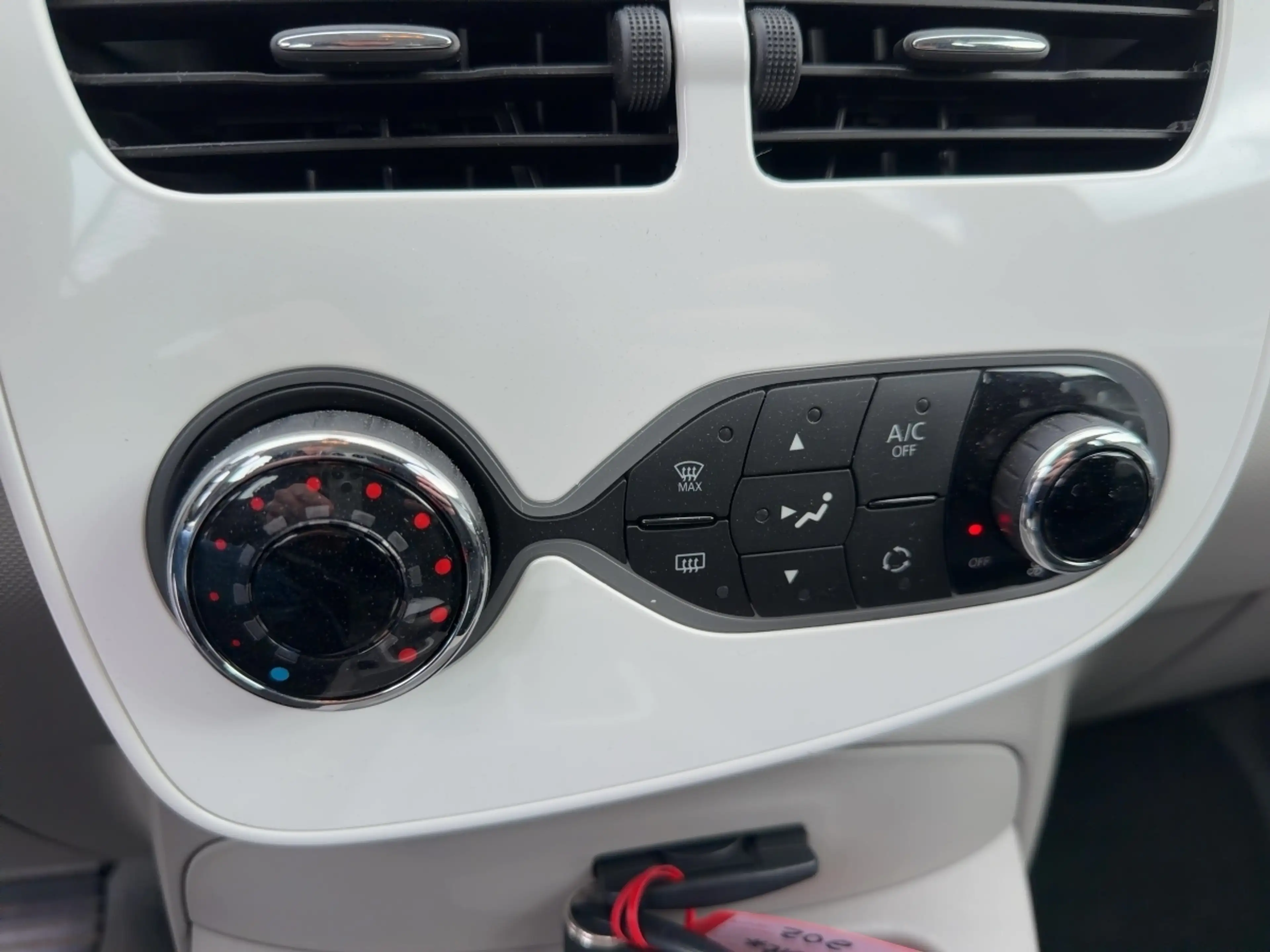 Renault ZOE Cargo — photo 14