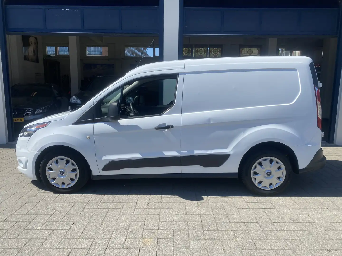 Ford Transit Connect 1.5 TDCI L1 Trend HP 120 PK/AIRCO/CAMERA Wit - 2