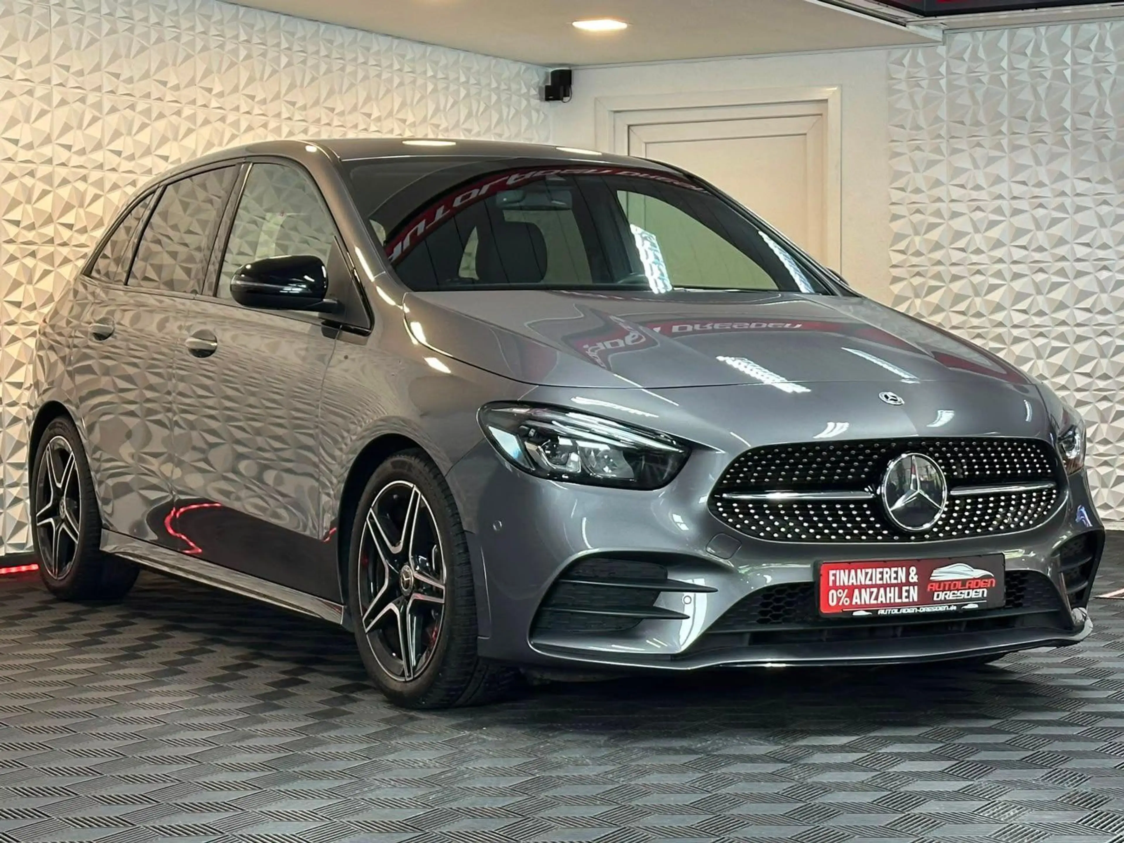 Mercedes-Benz B 220 AMG 4M SPUR#LED#CAM#TEMPO#SHZ#VIRTC#1.HAND — photo 2