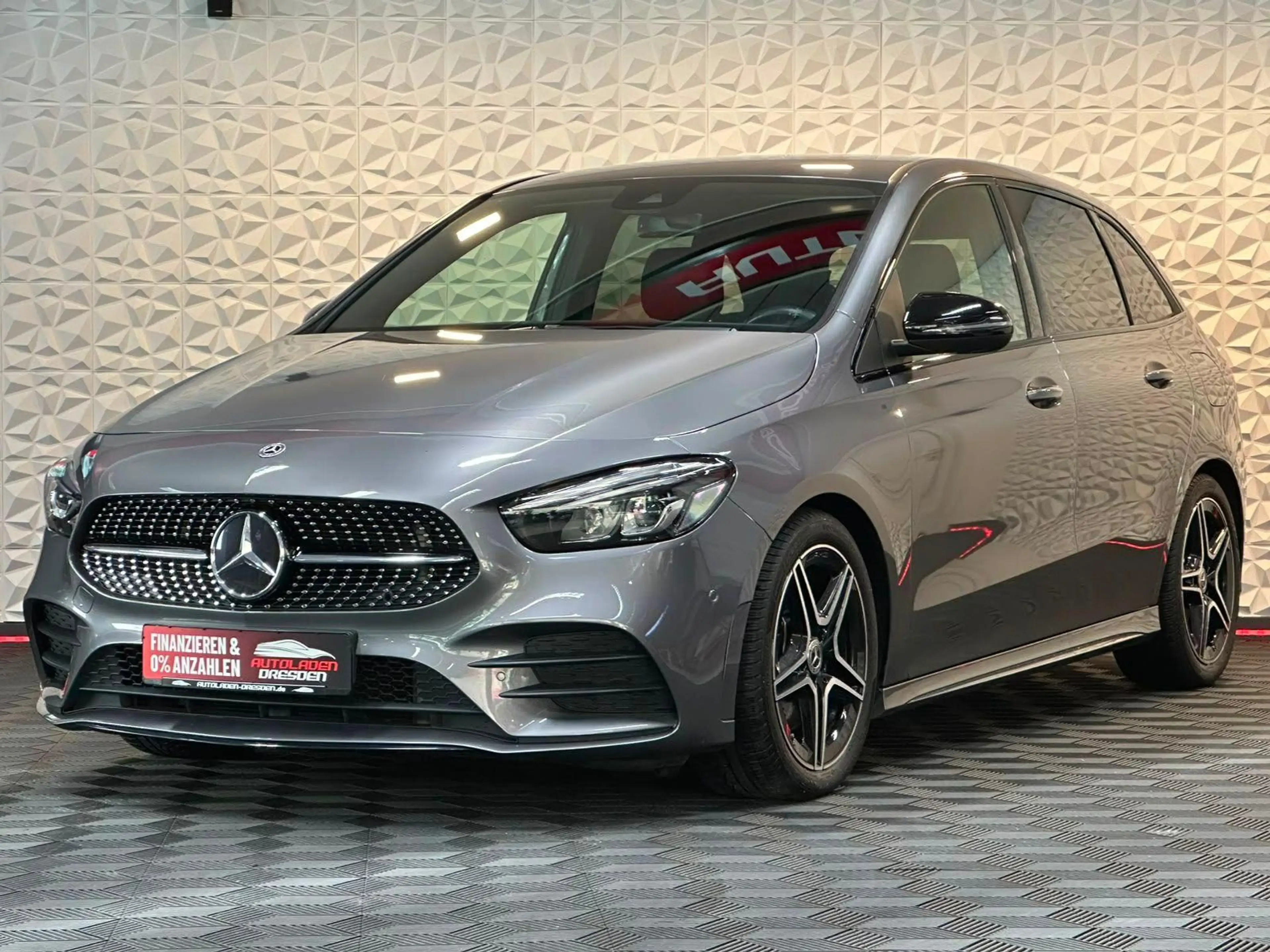 Mercedes-Benz B 220 AMG 4M SPUR#LED#CAM#TEMPO#SHZ#VIRTC#1.HAND — photo 4