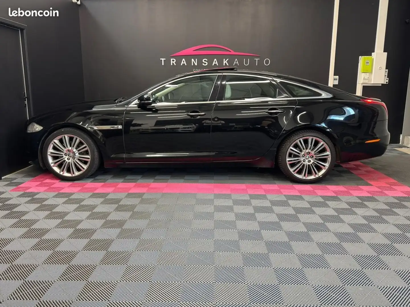 Jaguar XJ V6 3.0D 275ch S Luxe Premium Empattement Court RÉV Noir - 2