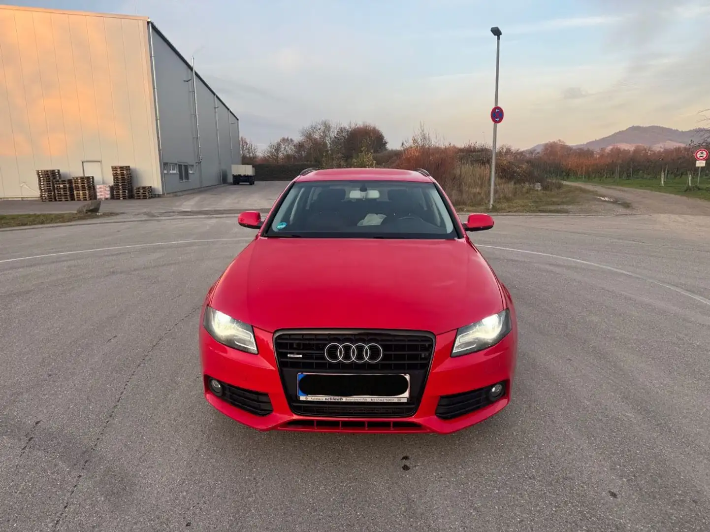 Audi A4 Avant Ambiente quattro*SHZ*NAVI* Rot - 2