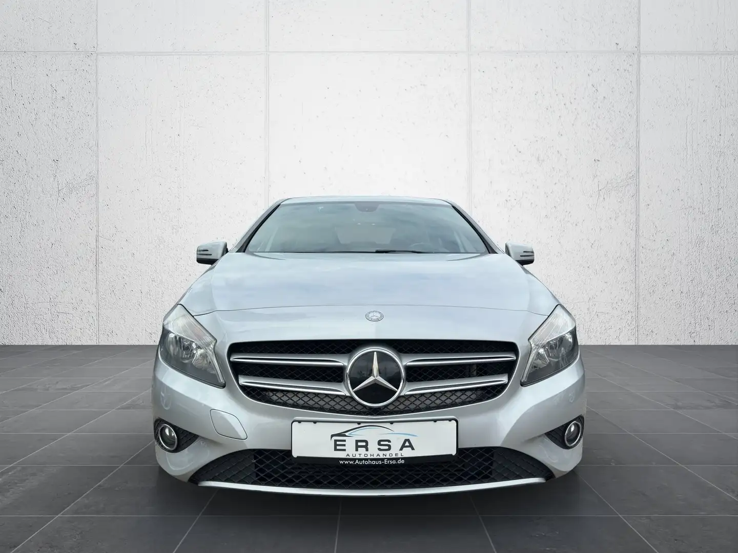 Mercedes-Benz A 180 BlueEff.*Navi*Teilleder*Sitzheizung*PDC* Silber - 2