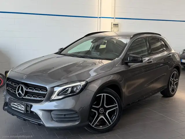 Mercedes-Benz GLA 200 GLA 200 d AMG LINE