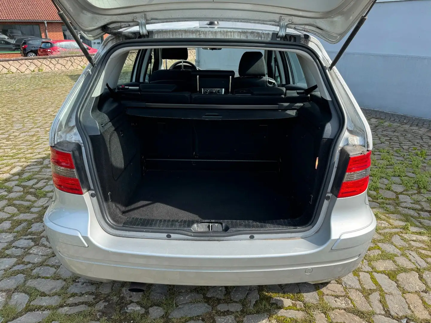 Mercedes-Benz B 150 B -Klasse B 150 Срібний - 2