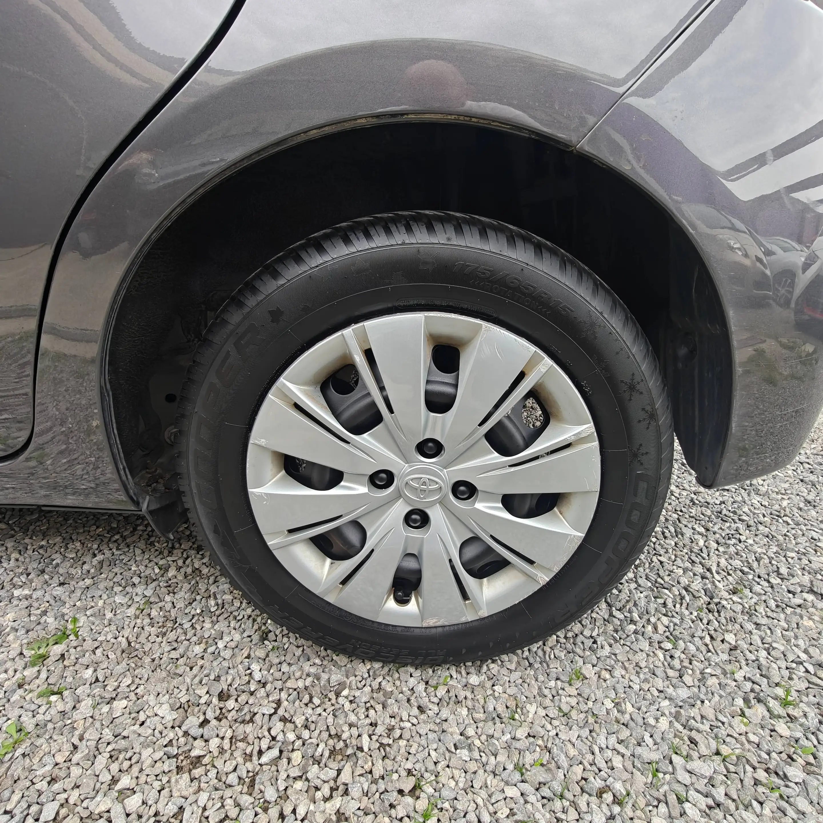 Toyota Yaris Yaris 1.0i climatisé 54000 km — photo 9
