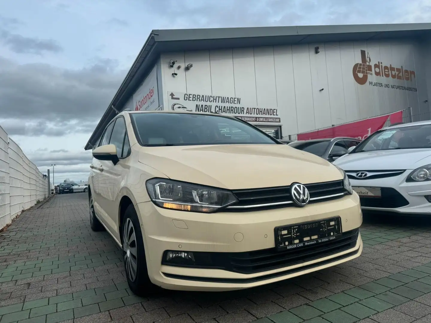 Volkswagen Touran 2,0 TDI SCR DSG 7 Sitzer, Navi Gelb - 1