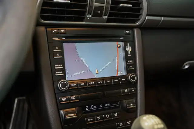 Porsche 911 view 19