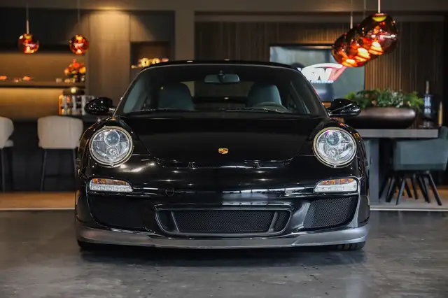 Porsche 911 view 28