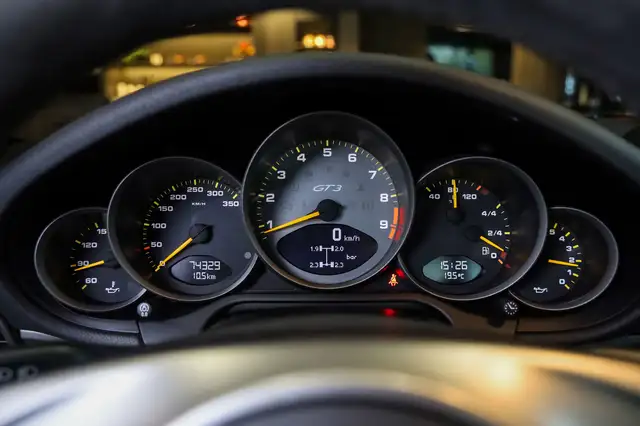 Porsche 911 view 14