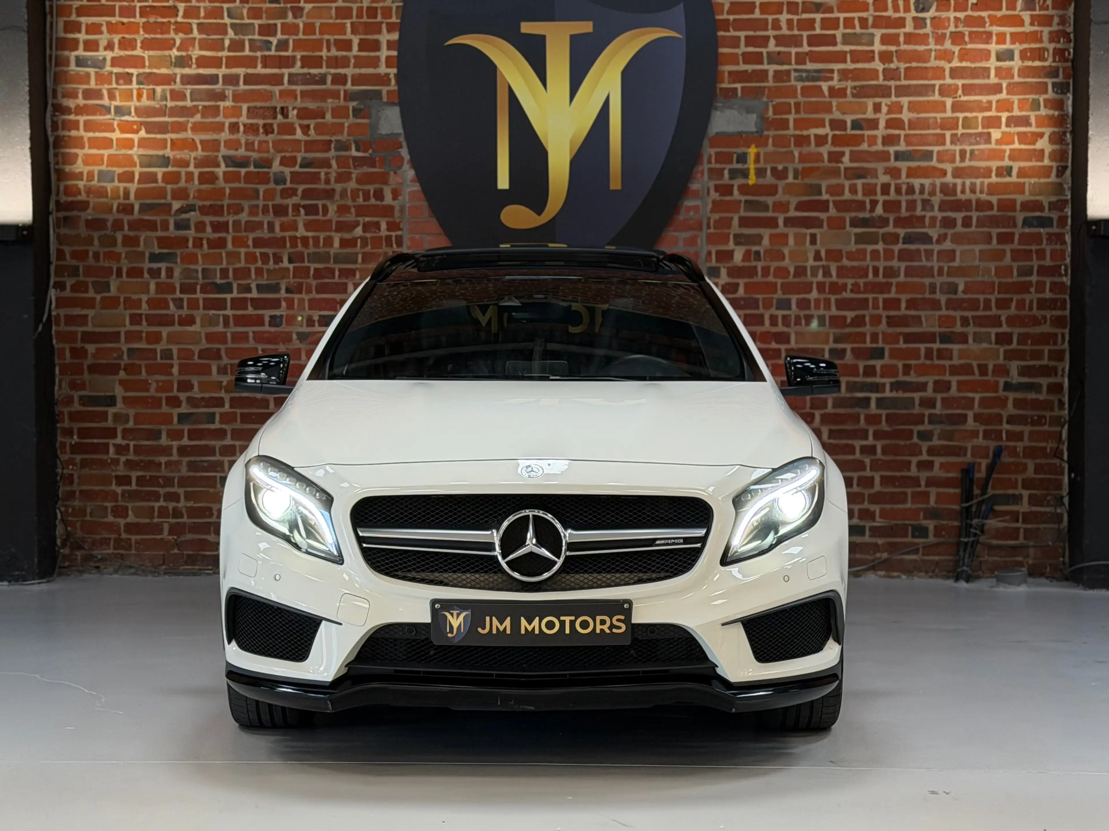Mercedes-Benz GLA 45 AMG 4-Matic - CarPlay - Panodak - Camera — photo 2