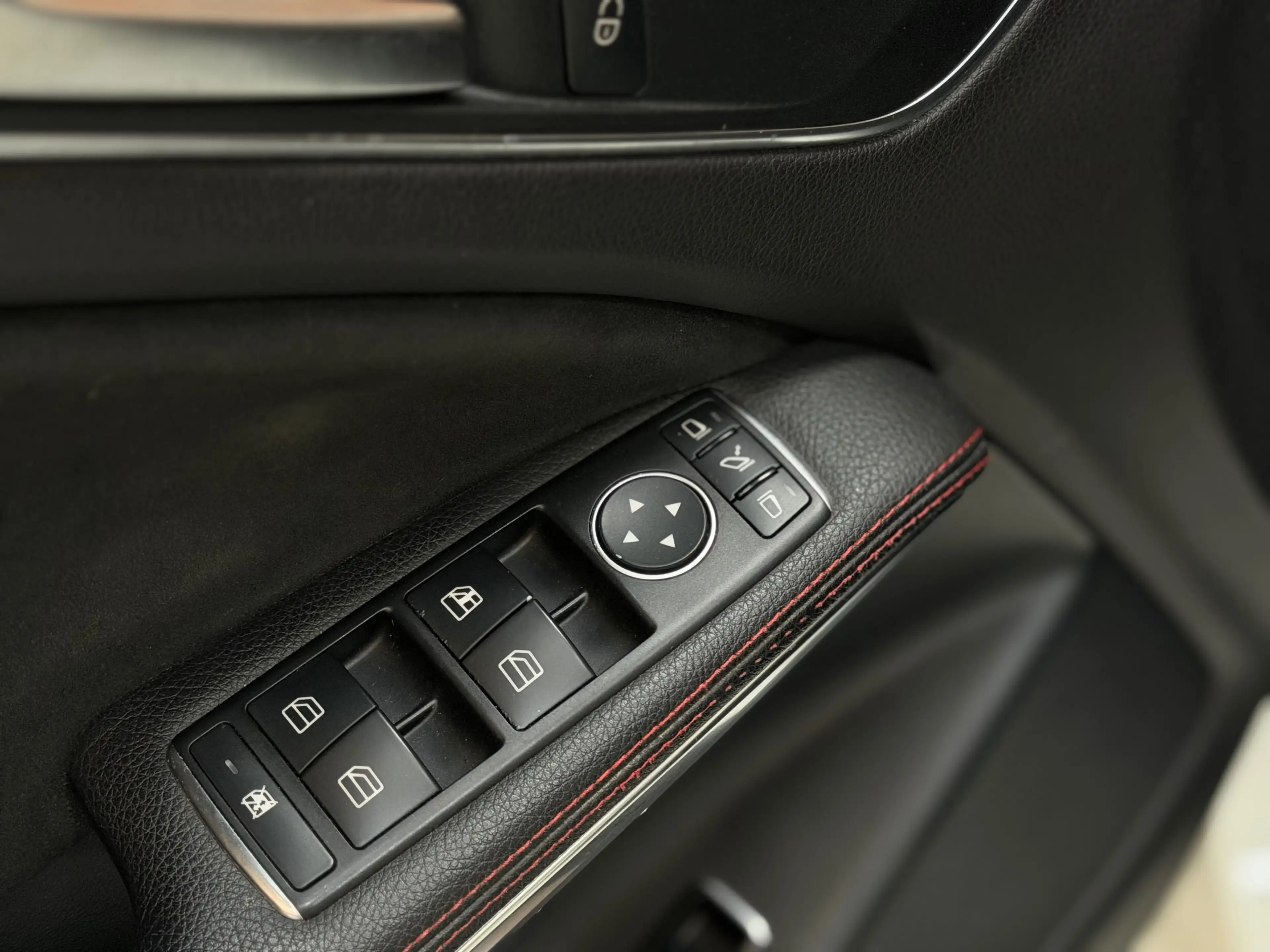 Mercedes-Benz GLA 45 AMG 4-Matic - CarPlay - Panodak - Camera — photo 9