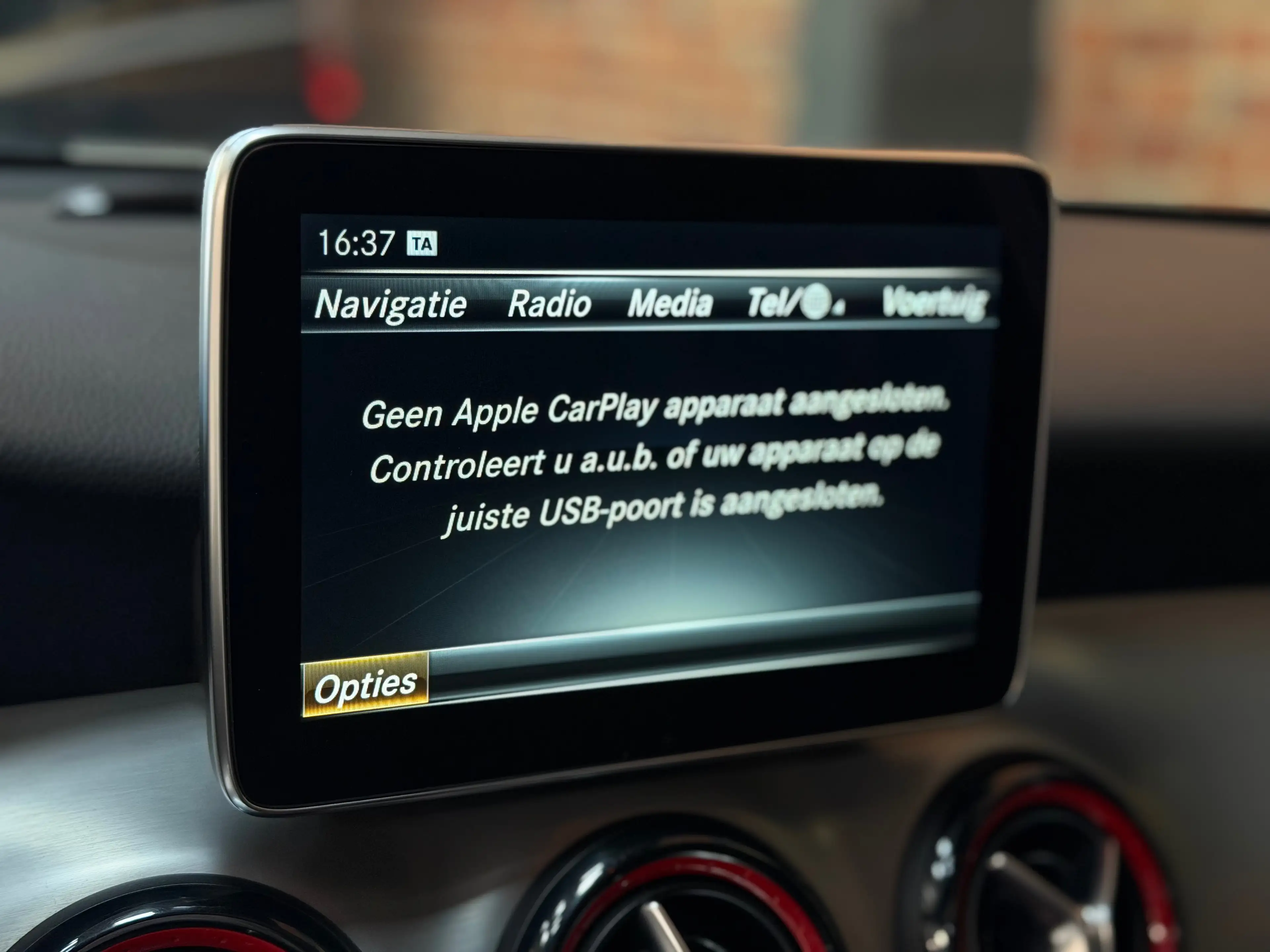 Mercedes-Benz GLA 45 AMG 4-Matic - CarPlay - Panodak - Camera — photo 11