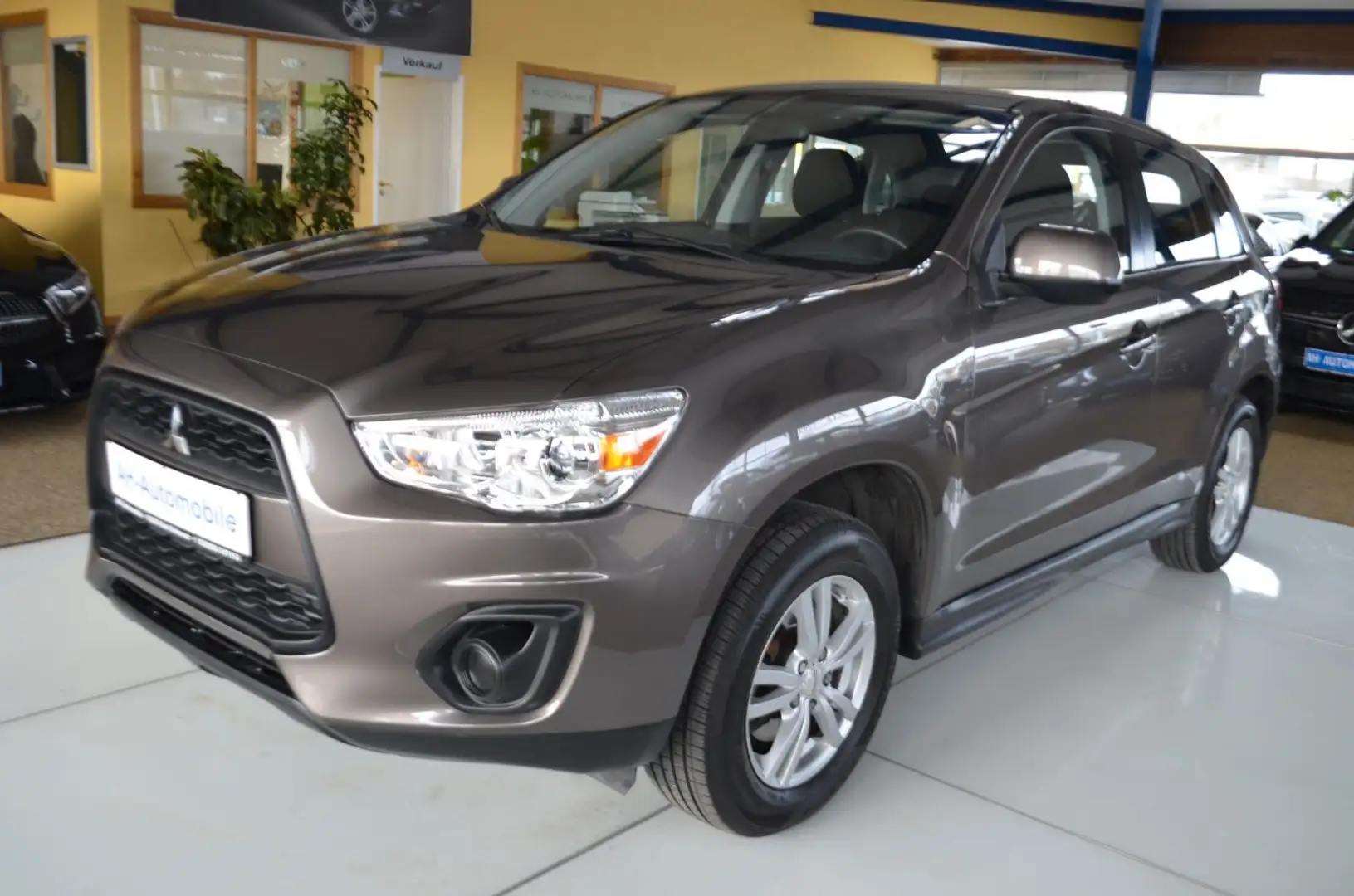 Mitsubishi ASX Basis 2WD KLIMAANLAGE / AHK / PDC Braun - 1