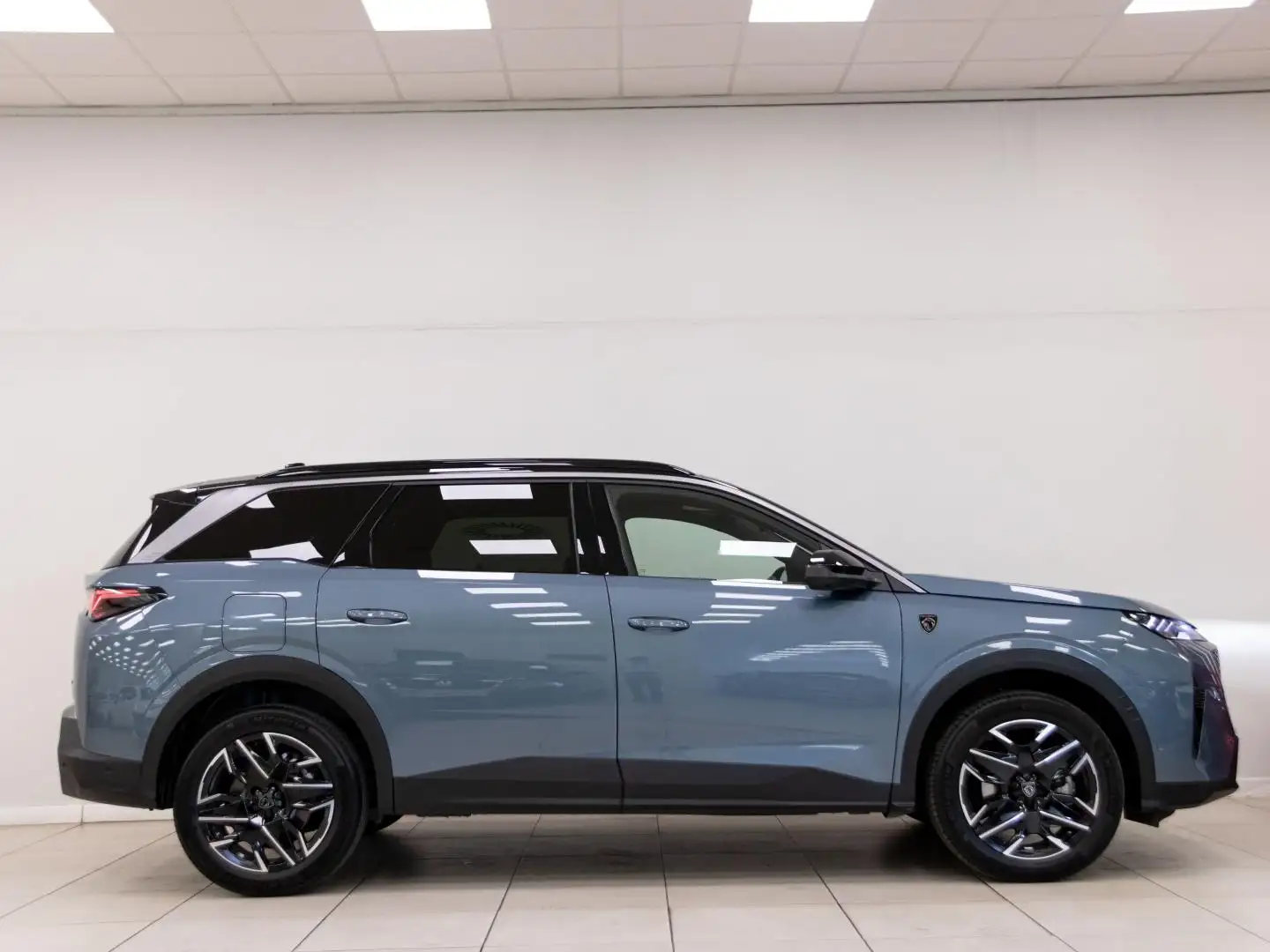 Peugeot 5008 1.2 100KW GT eDCS6 Bleu - 2