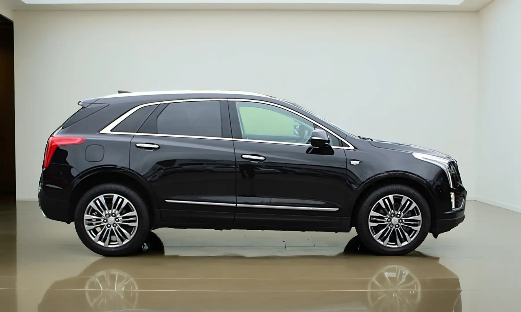 Cadillac XT5 3.6 LUXURY 4x4 Autm. Navi/Leder/Pano/LED/Ahk Schwarz - 2