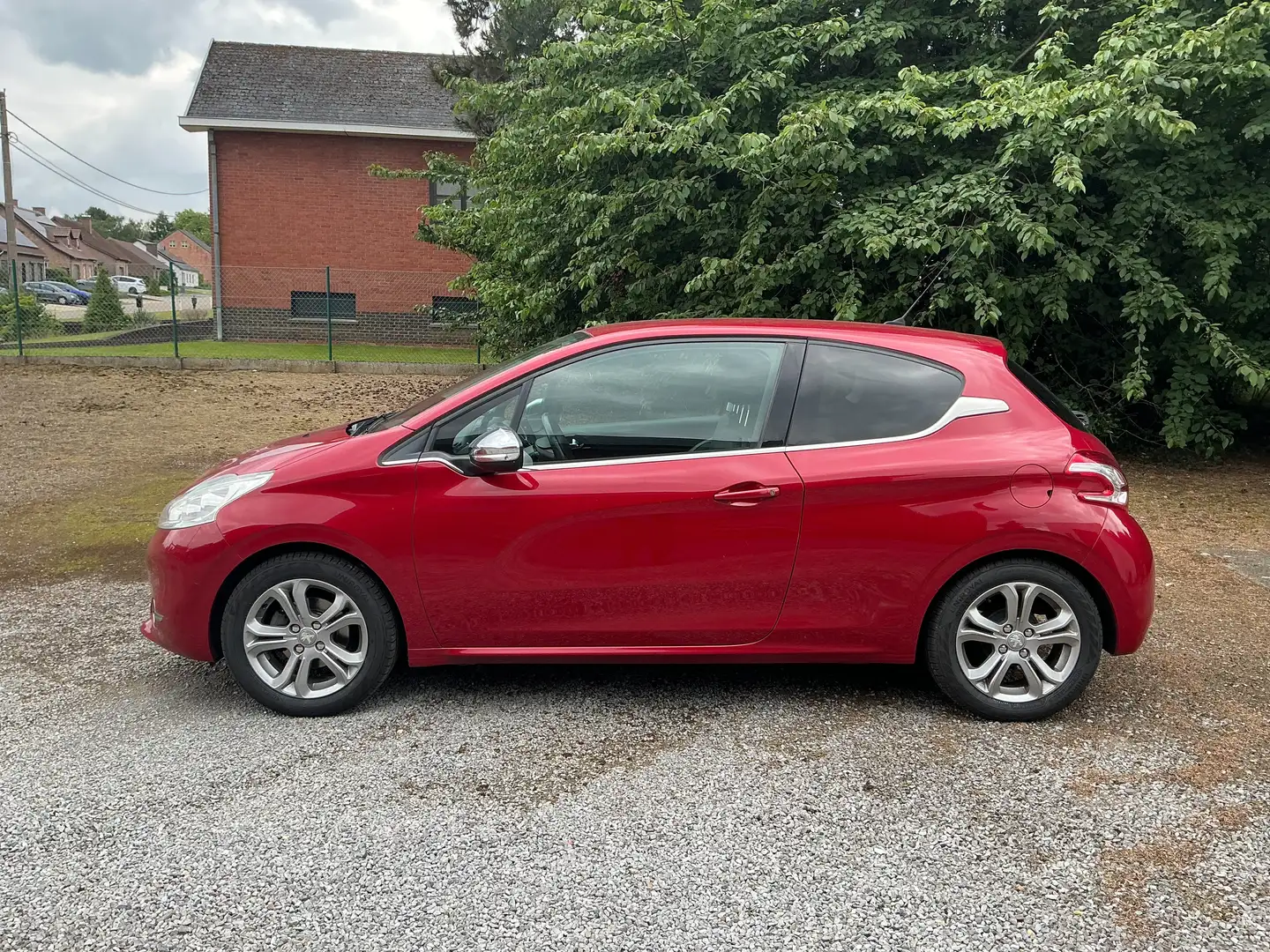 Peugeot 208 208 82 VTI Allure Rood - 2