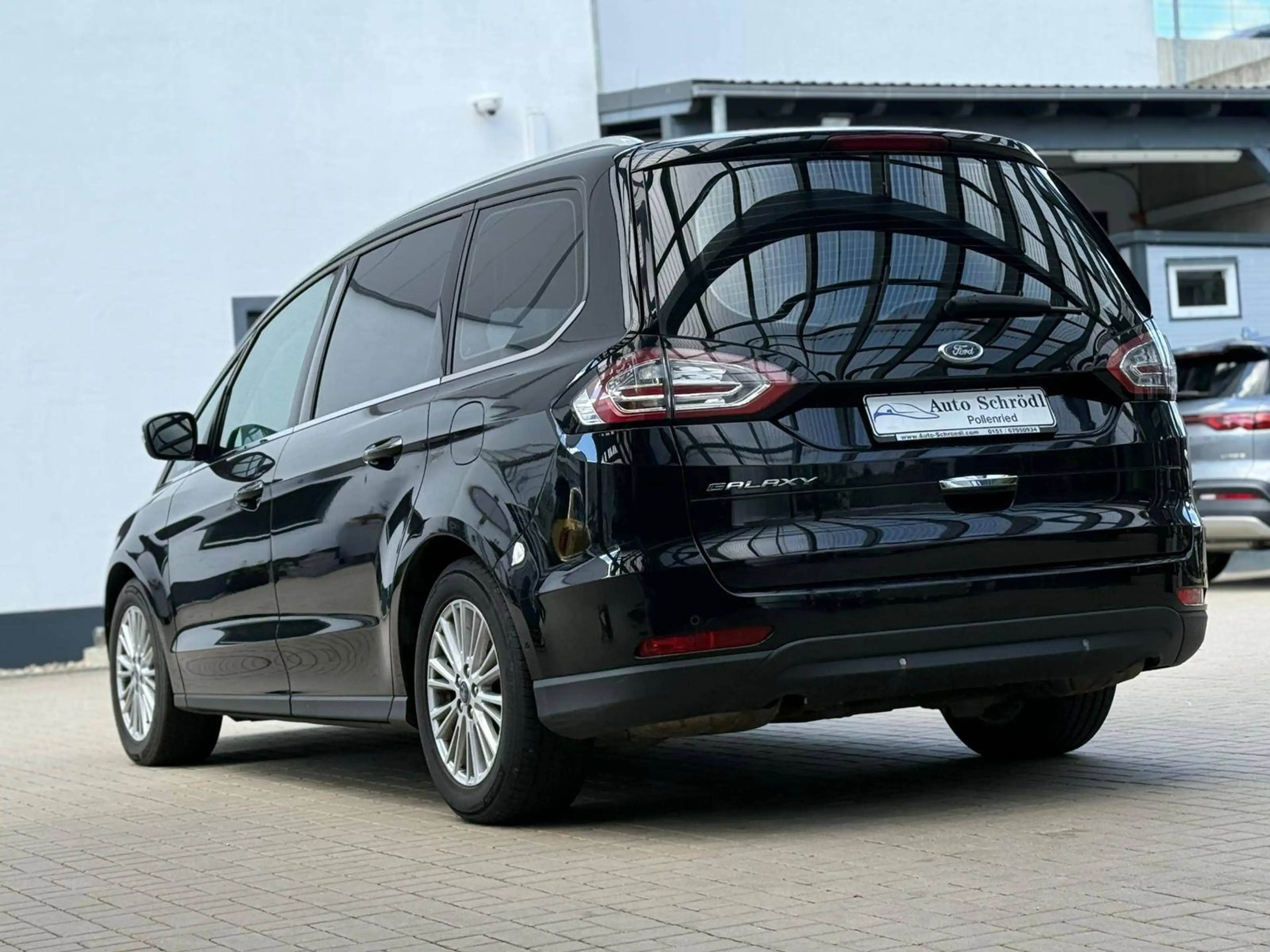 Ford Galaxy 2.0 TDCi Aut. Titanium, 7-Sitzer, Pano, Navi, Schilderkennung, Fernlicht-Assist, 3-Zonen Klimaauto — photo 5