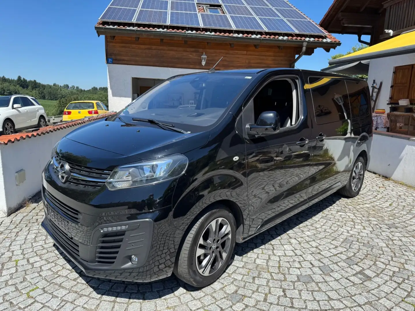 Opel Zafira Life Tourer M *LEDER*AHK*XENON*NAVI* Schwarz - 1