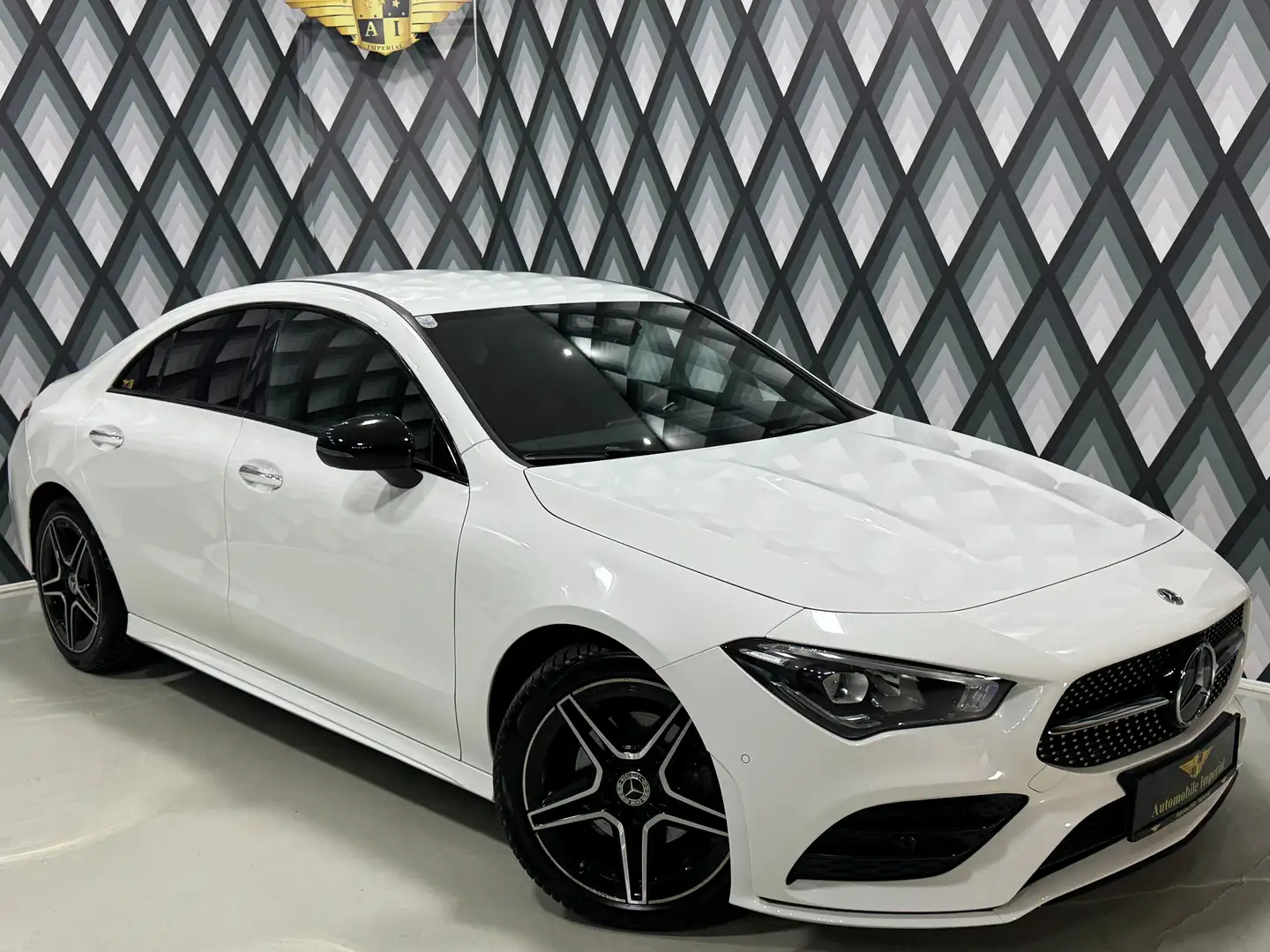 Mercedes-Benz CLA 180 d Aut. // AMG-LINE // PREMIUM-PAKET // Weiß - 1