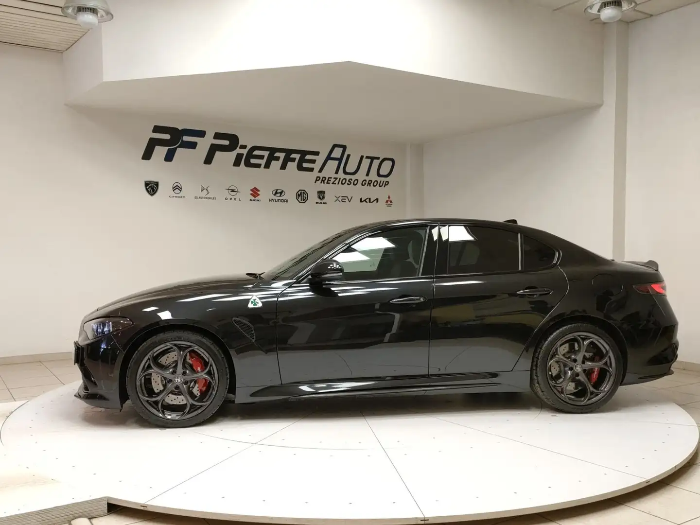 Alfa Romeo Giulia 2.9 V6 Quadrifoglio 520cv auto Nero - 2