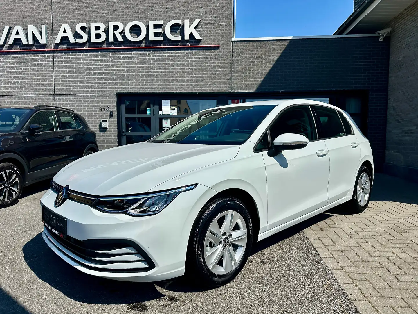 Volkswagen Golf 1.5 TSI Life Business*GPS Virtual*APP*LED* Wit - 1
