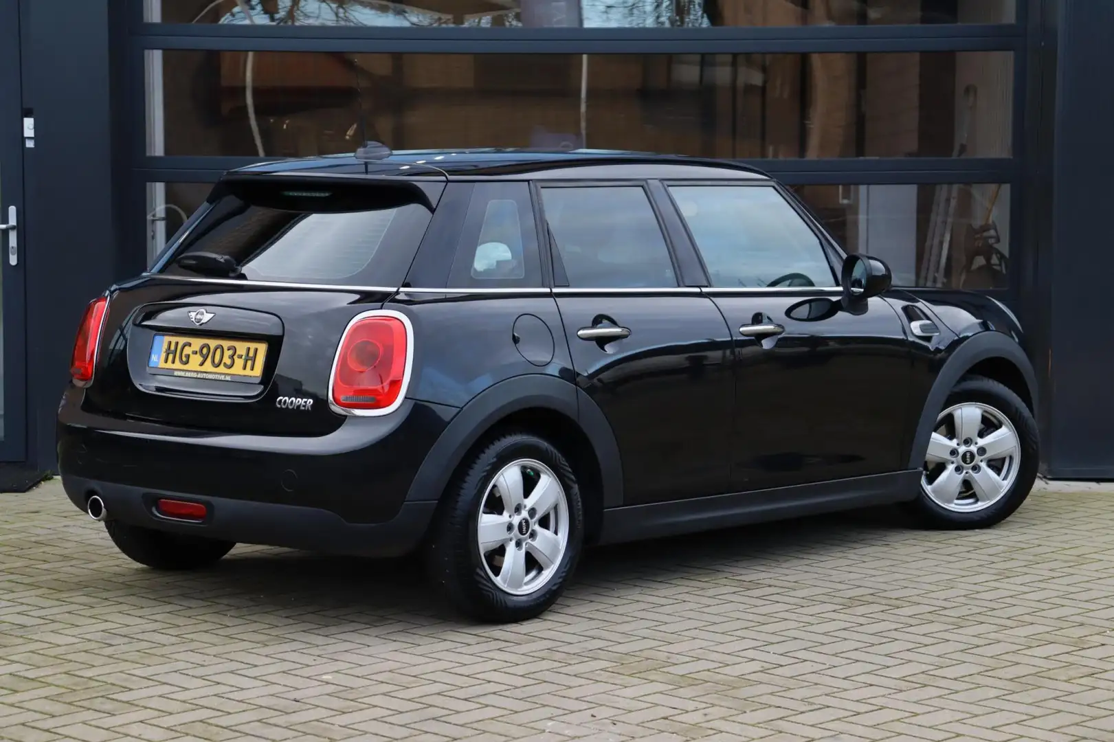 MINI Cooper Mini 1.5 Business | NAP | Dealer Onderhouden | Nav Schwarz - 2