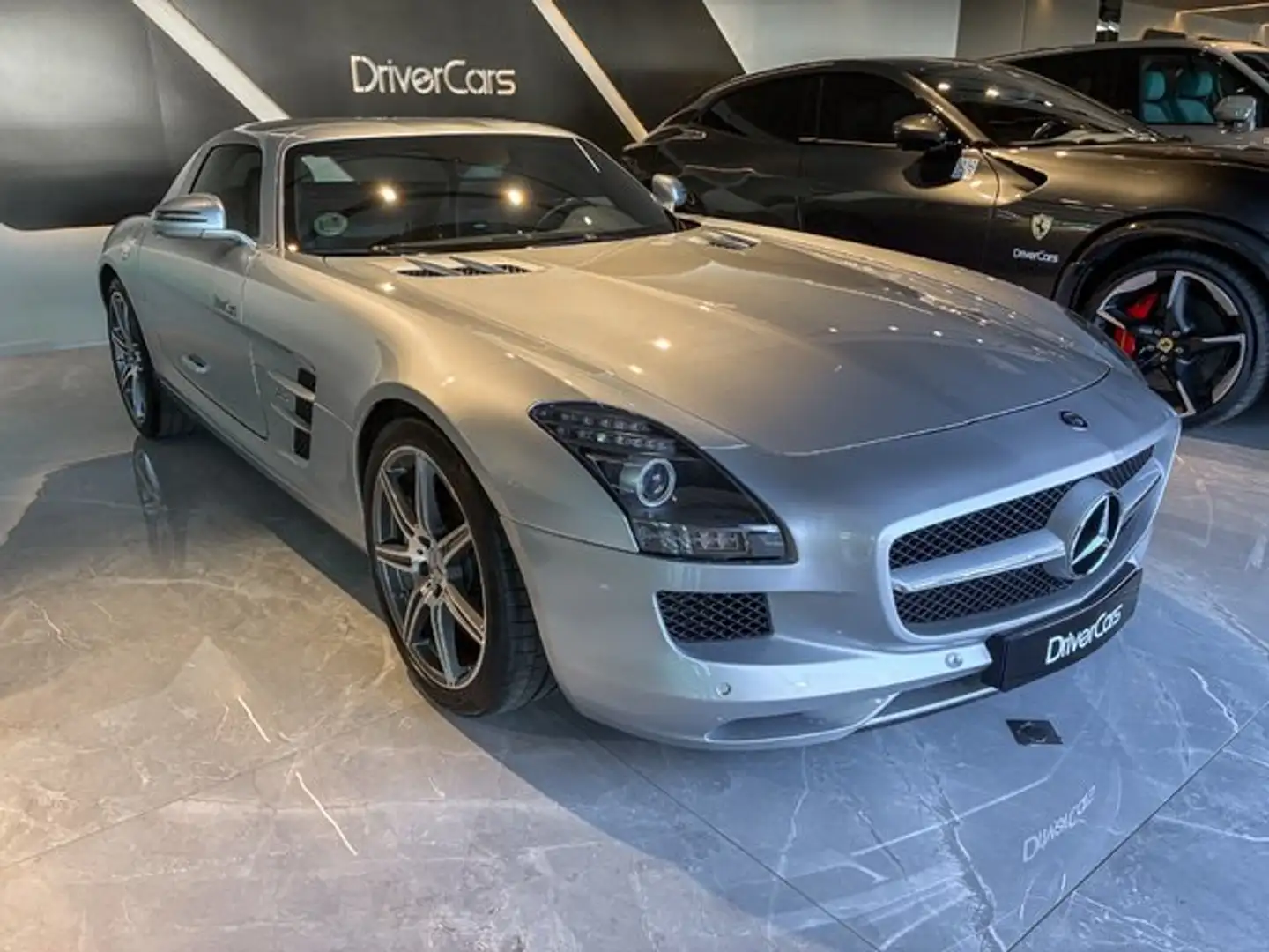 Mercedes-Benz SLS Gris - 1