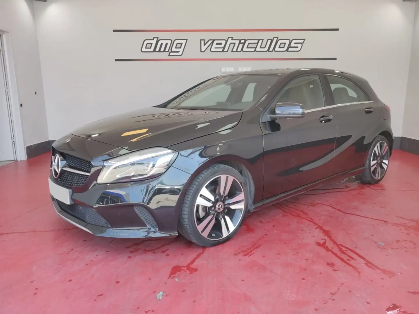 Mercedes-Benz A 200 7G-DCT (4.75) Zwart - 2