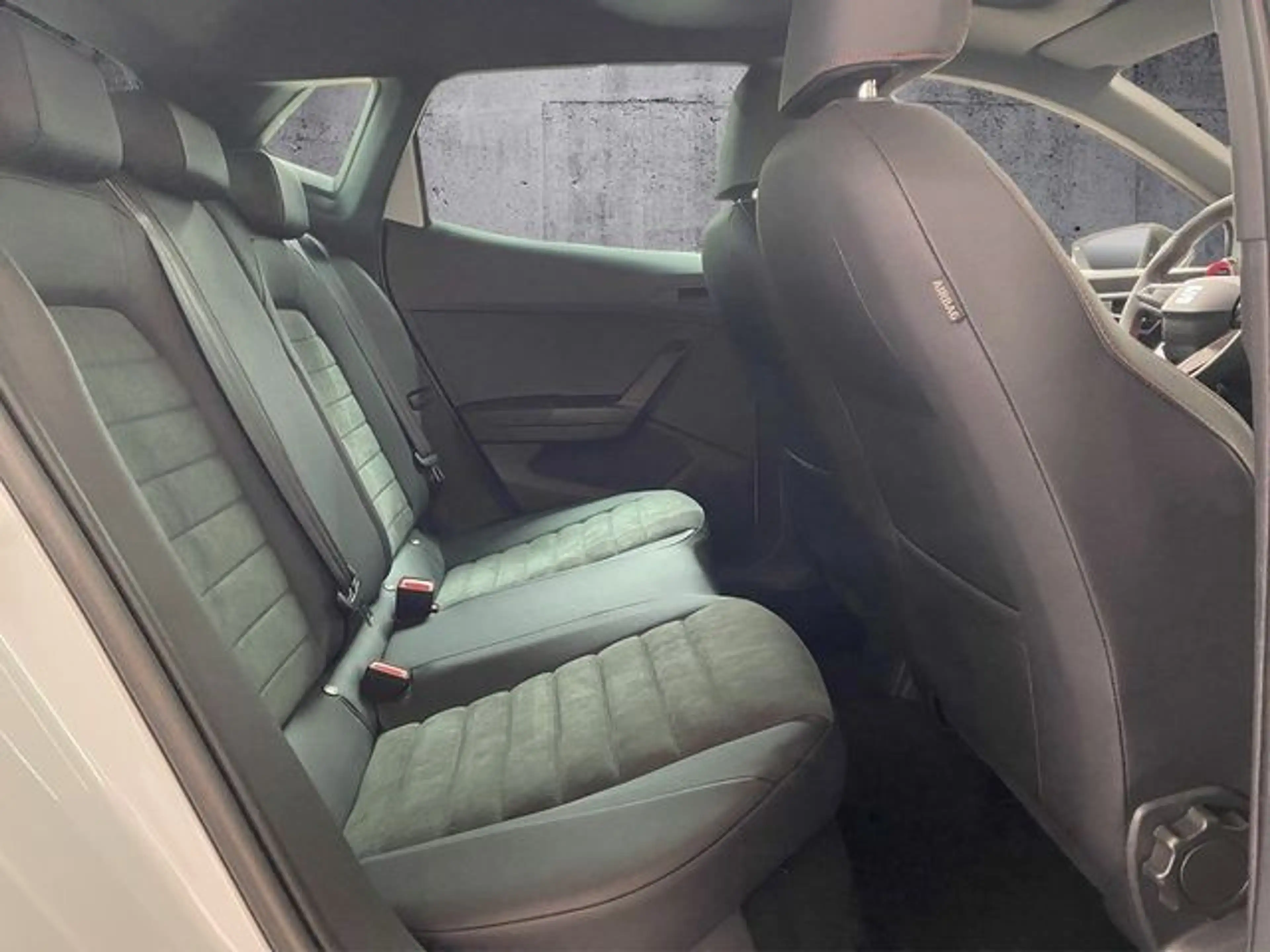 SEAT Ibiza 1.0 TSI FR Black Edition Pano+Full-LED+RFK — photo 10