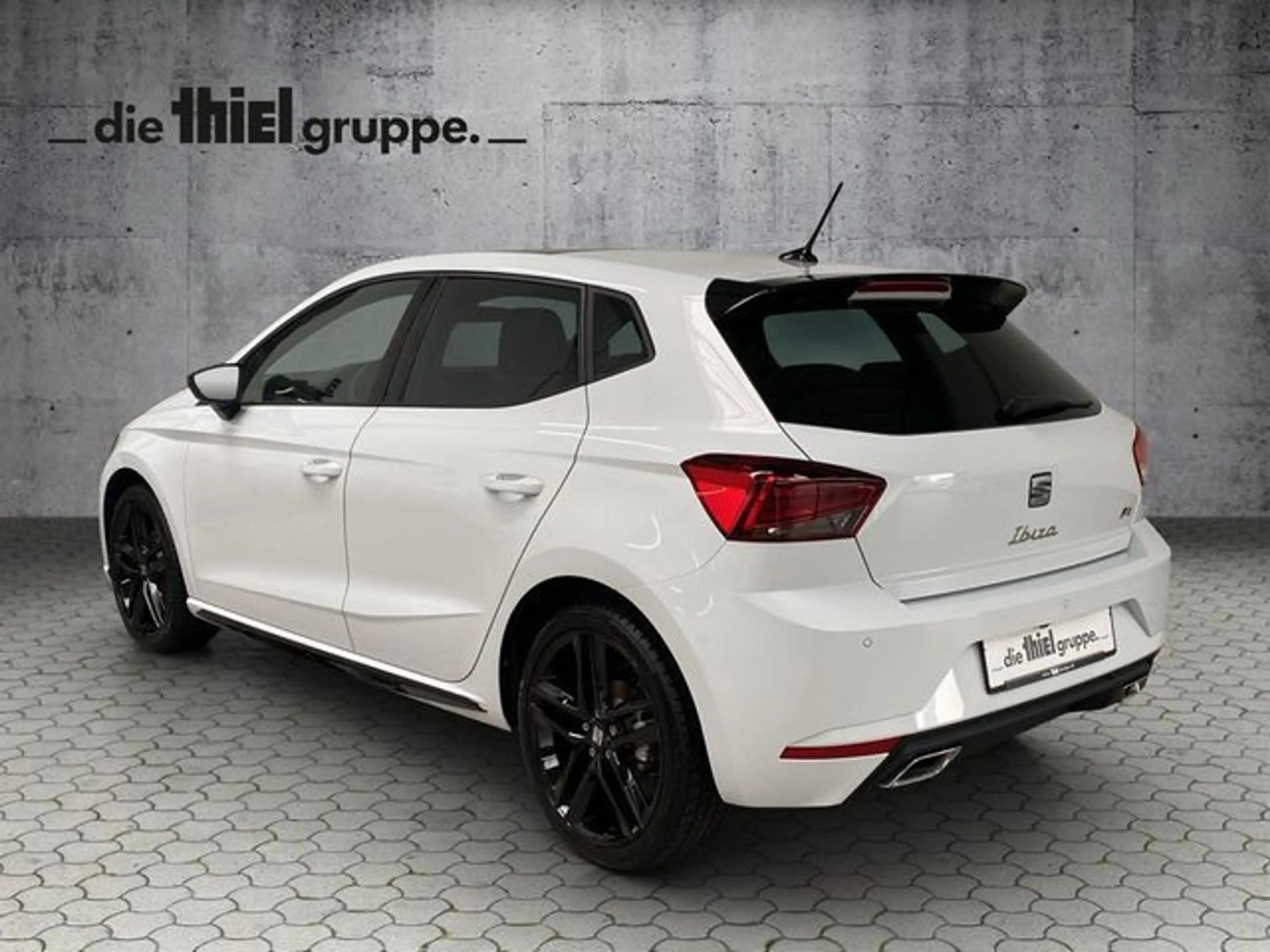 SEAT Ibiza 1.0 TSI FR Black Edition Pano+Full-LED+RFK — photo 6