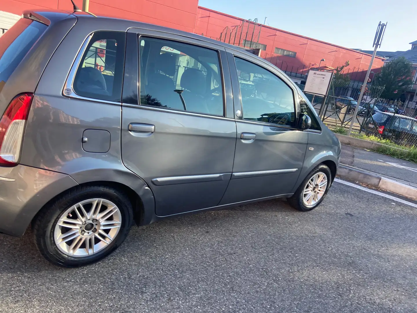 Lancia MUSA Musa 1.4 16v Platino ecochic Gpl Argento - 1