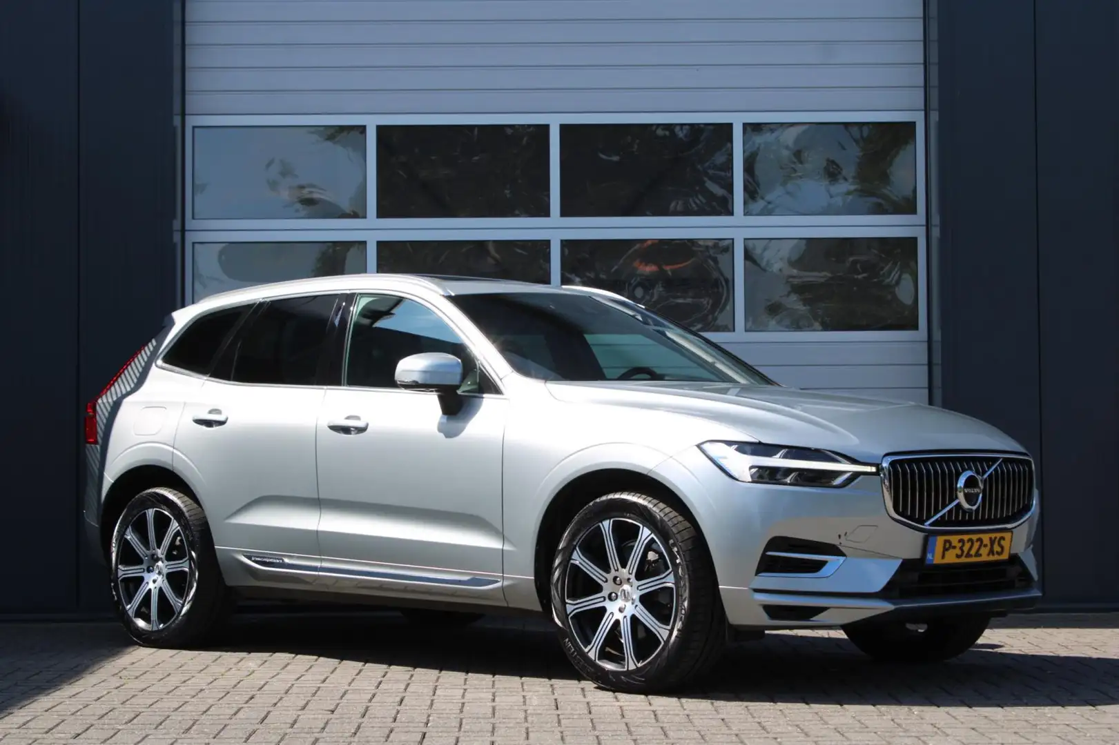 Volvo XC60 2.0 T8 Twin Engine AWD Inscription ACC/HarmanKardo Gris - 1