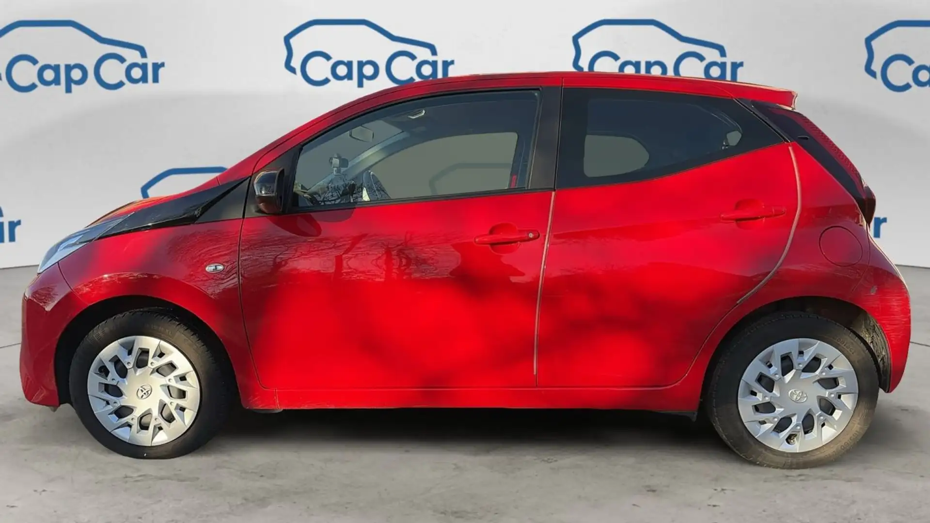 Toyota Aygo II 1.0 VVTi 72 Xshift Xplay - Automatique Rouge - 2