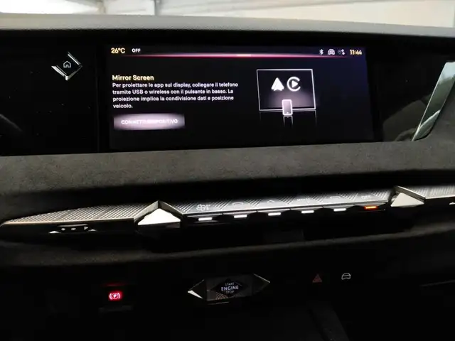 DS Automobiles DS 4 view 20