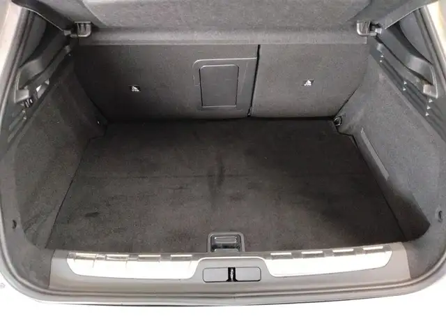 DS Automobiles DS 4 view 15