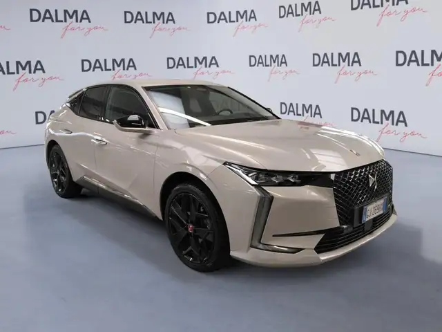 DS Automobiles DS 4 view 7