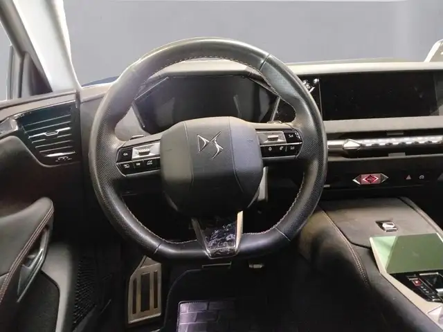DS Automobiles DS 4 view 12