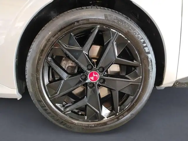 DS Automobiles DS 4 view 9