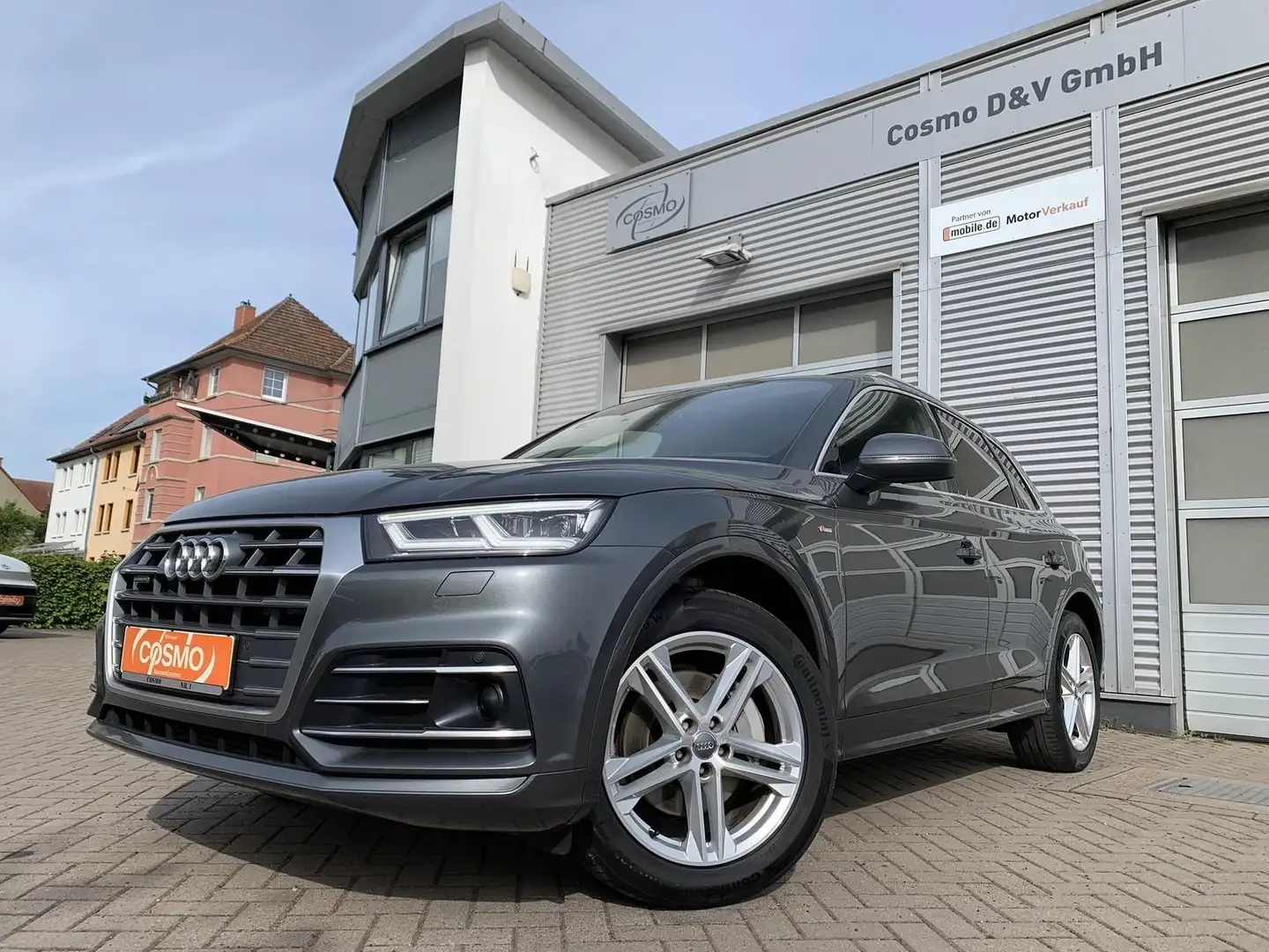 Audi Q5 2.0TFSI S-Line qua. Pano+AHK+HUD+Luftfahrwerk Grau - 1