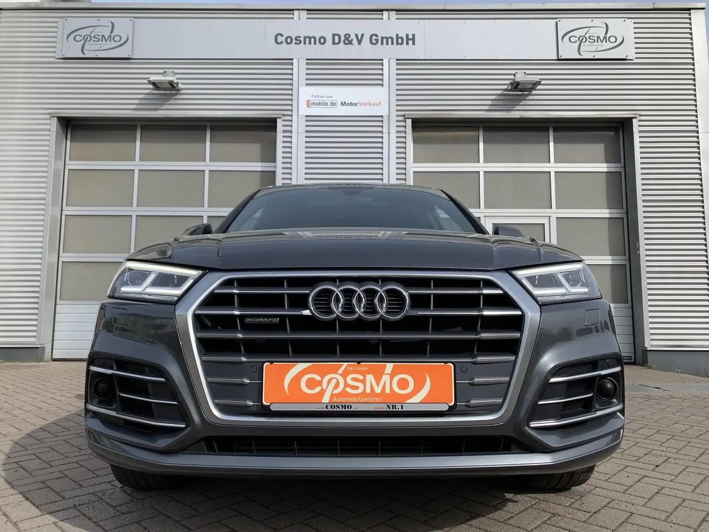 Audi Q5 2.0TFSI S-Line qua. Pano+AHK+HUD+Luftfahrwerk Grau - 2